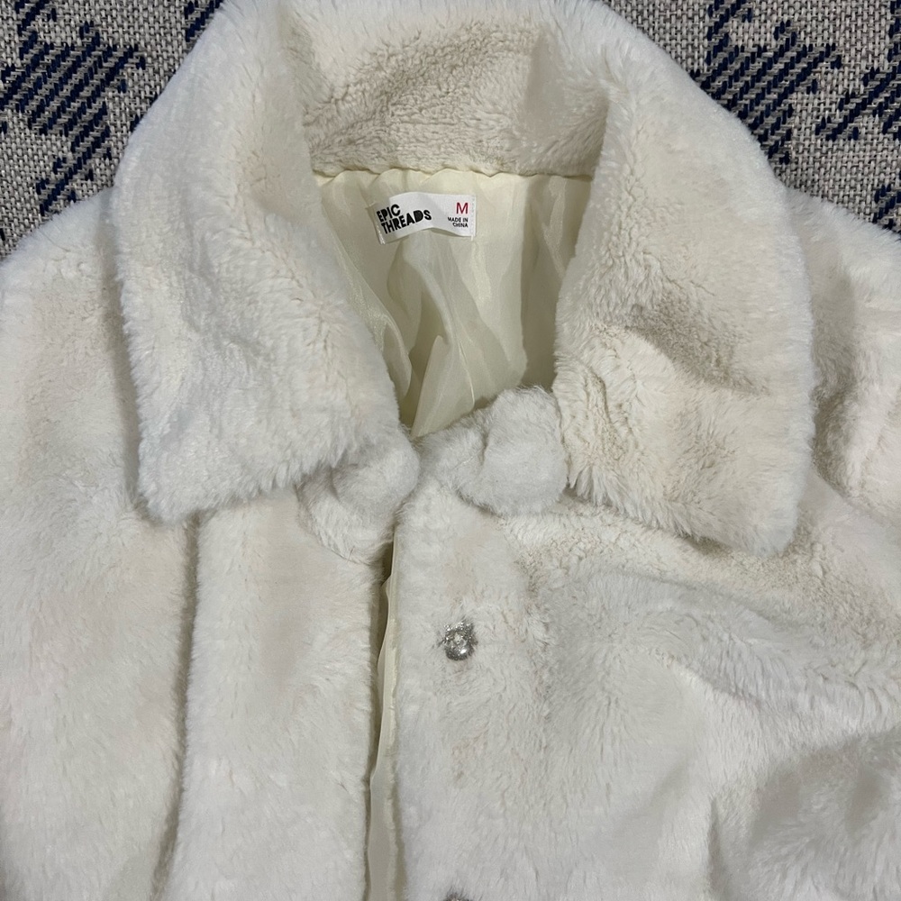 Epic Threads White Teddy Jacket - Picture 2 of 5